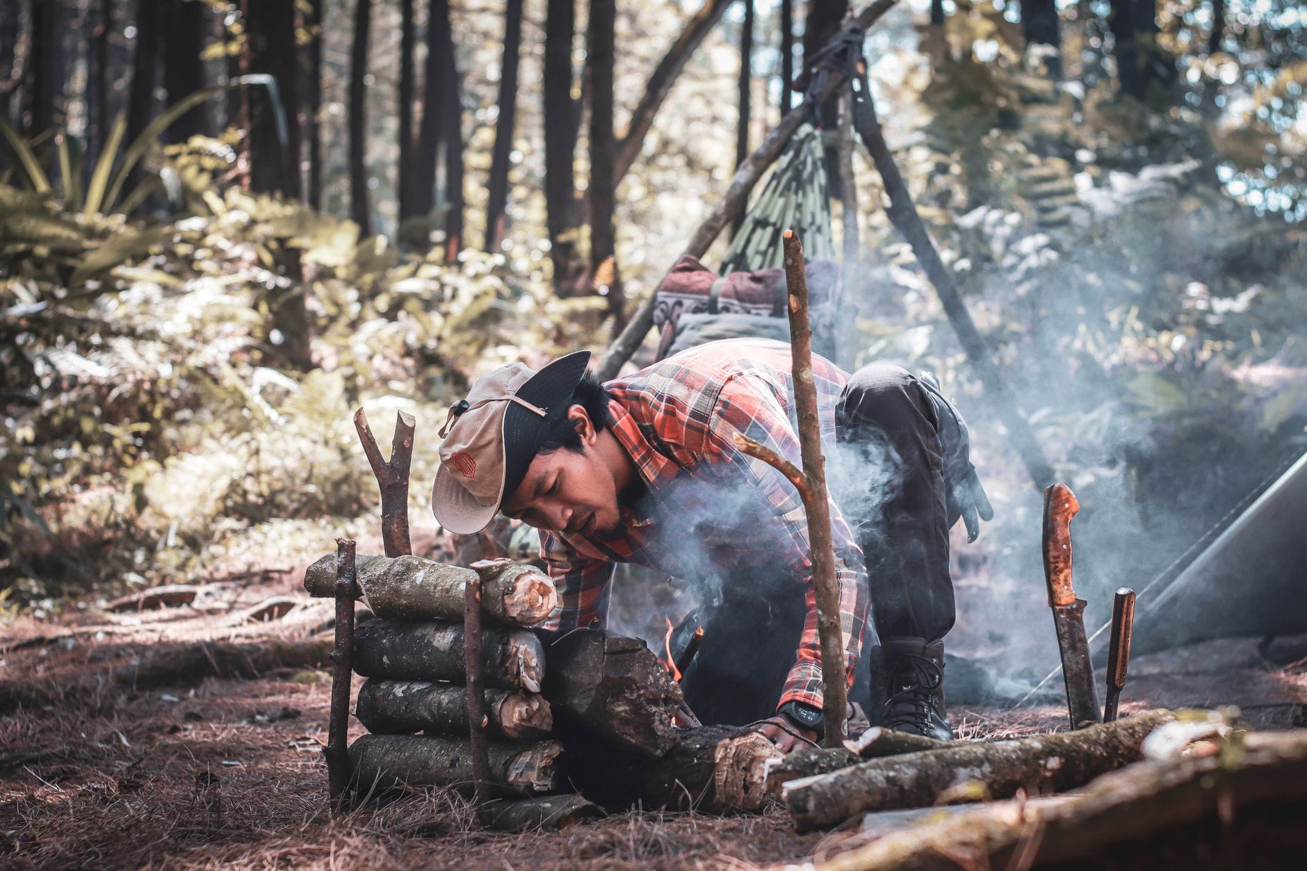 How to Build a Survival Hammock from a Tarp When You Have No Shelter